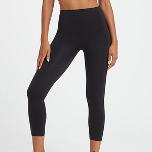 Spanx Black seamless cropped leggings